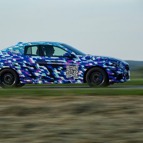 BMW 2. seeria Gran Coupé Coupé siluett BMW 2. seeria Gran Coupé F44 2020 maskeeritud prototüüp külgvaates