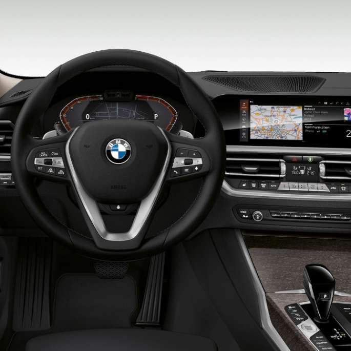 BMW 3. seeria Sedan, mudeli Luxury Line juhikoht. BMW 3. seeria Sedani mudeli Luxury Line juhikoha lähivaade eest.