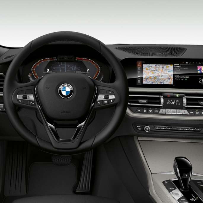 BMW 3. seeria Sedan, mudeli Advantage juhikoht. BMW 3. seeria Sedan mudeli Advantage juhikoha lähivaade eest.