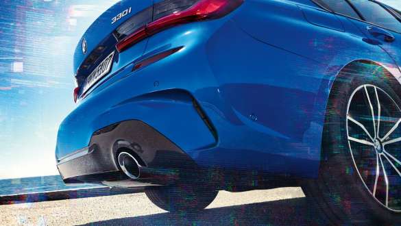 BMW 3. seeria Sedan, M-sportdiferentsiaal. BMW 3. seeria Sedan külgvaates alt.