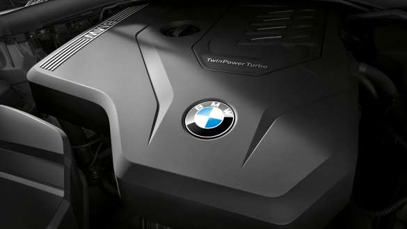 BMW 3. seeria Sedan, BMW TwinPower Turbo neljasilindriline bensiinimootor. BMW 3. seeria Sedani TwinPower Turbo neljasilindriline bensiinimootor lähivaates.