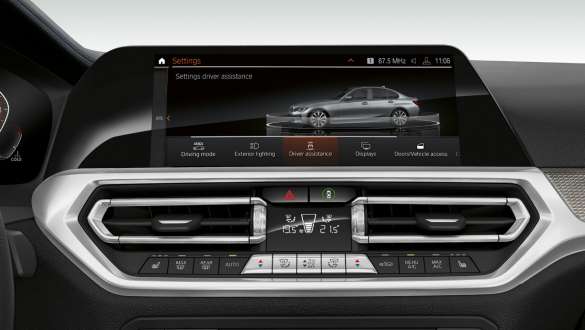 BMW 3. seeria Sedani juhtimisassistent Professional. BMW 3. seeria Sedani armatuurlaua lähivaade eest ja juhtimisassistent Professional.