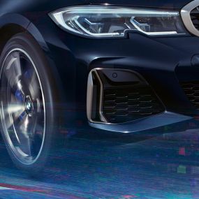 BMW 3. seeria Sedan, õhuavad. BMW 3. seeria Sedani lähivaade küljelt koos metalliktoonis Cerium Grey õhuavadega.