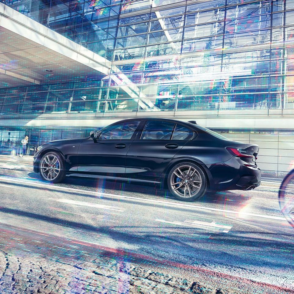 BMW 3. seeria Sedan, BMW M340i xDrive. BMW M340i xDrive linnahoone ees külgvaates.