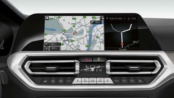 BMW 3. seeria Sedaan (G20), BMW Live Cockpit Professional. BMW 3. seeria Sedaan (G20) juhikoha ekraani lähivaade koos BMW Live Cockpit Professionaliga.
