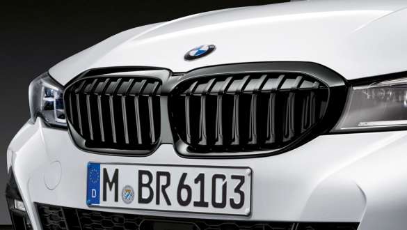 BMW 3. seeria Sedaan (G20), M Performance‘i musta värvi kõrgläikega neerukujuline iluvõre BMW 3. seeria Sedaan (G20), M Performance‘i musta värvi kõrgläikega neerukujuline iluvõre