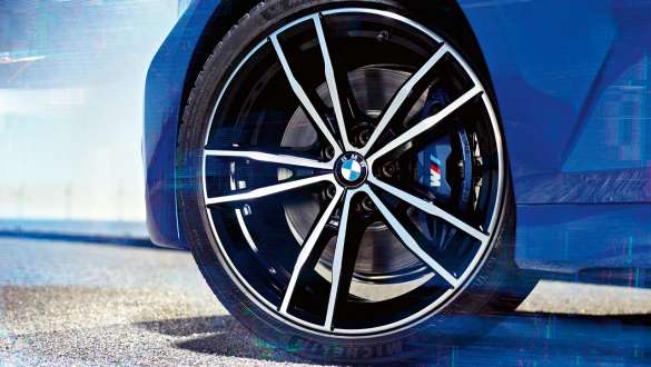 BMW 3. seeria Sedaan (G20), M-sportpidurid. BMW 3. seeria Sedaan (G20), M-sportpiduritega velje detailne vaade.