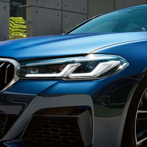 BMW 5. seeria Sedaan G30, BMW Laserlight BMW 5. seeria Sedaan G30 Facelift 2020 Phytonic Blue, BMW Laserlight, lähivaade eest