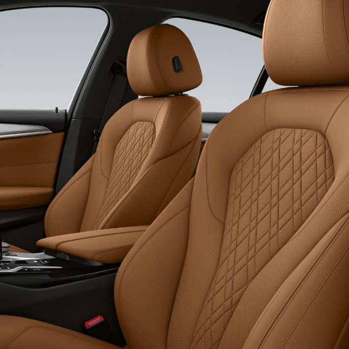 BMW 5. seeria Sedaan G30 baasvarustus, istmekatted BMW 5. seeria Sedaan 540i G30 2020 baasvarustus, salong Sensatec Cognac, istmekatted