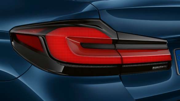 BMW 5. seeria Sedaan G30, LED-tagatuled BMW 5. seeria Sedaan Facelift 2020 Phytonic Blue, LED-tagatuled, lähivaade tagant