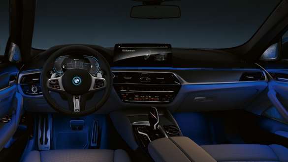 BMW 5. seeria Sedaan G30, salongi ümbrusvalgustus BMW 5. seeria Sedaan G30 Facelift 2020 salong, ümbrusvalgustus