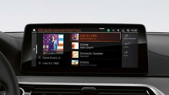 BMW 5. seeria Sedaan G30, Connected Music. BMW 5. seeria Sedaan G30 Facelift 2020 salong, juhikoht, Connected Music