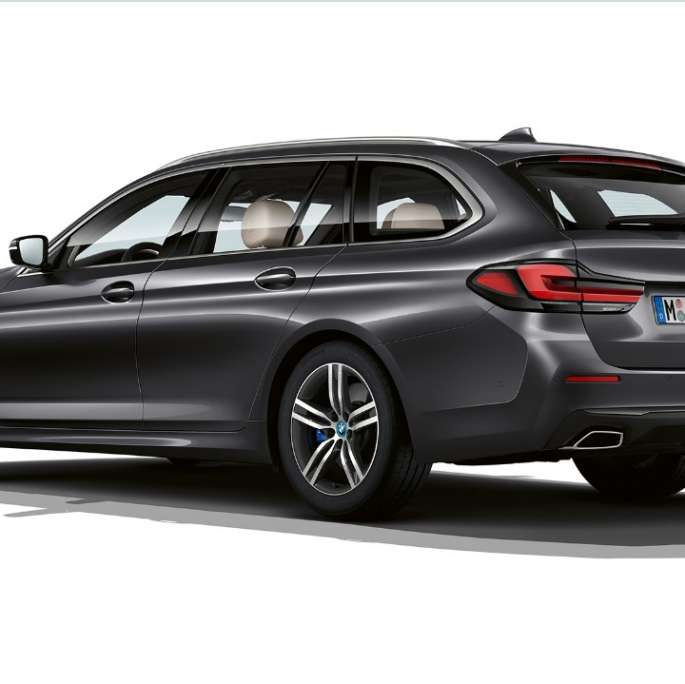 BMW 5. seeria Touring G31, baasvarustus tagant BMW 5. seeria Touring 530i G31 2020, Sophisto Grey, baasvarustus, kolm neljandikku tagantvaade
