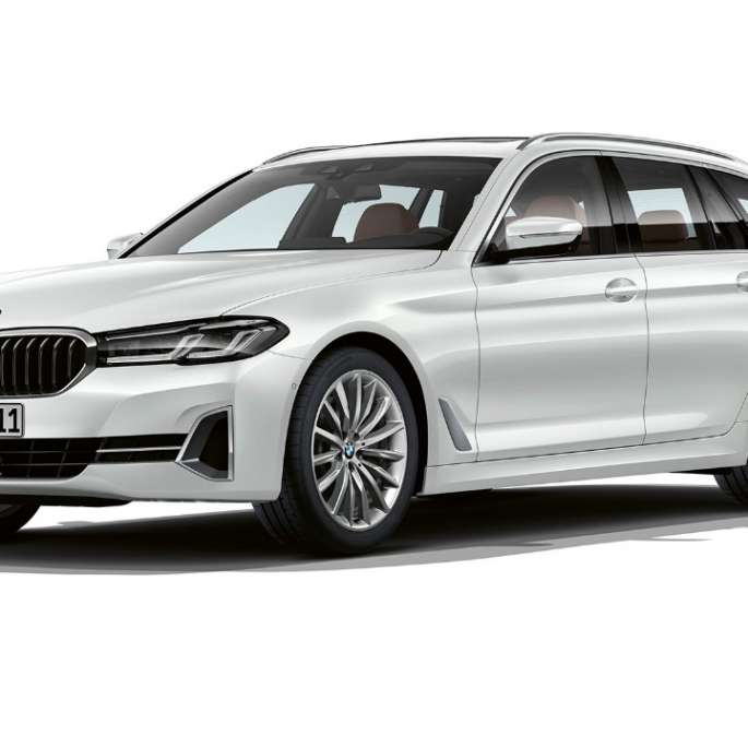 BMW 5. seeria Touring G31 Luxury Line, eestvaade BMW 5. seeria Touring 530i G31 2020 Luxury Line, Mineral White, kolm neljandikku eestvaate