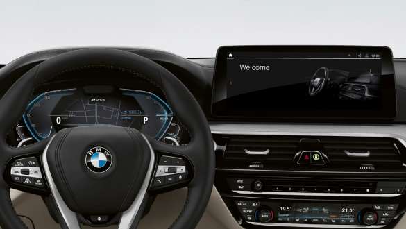 BMW 5. seeria Touring G31 salong, BMW Live Cockpit Professional BMW 5. seeria Touring G31 Facelift 2020 salong, juhikoht, BMW Live Cockpit Professional
