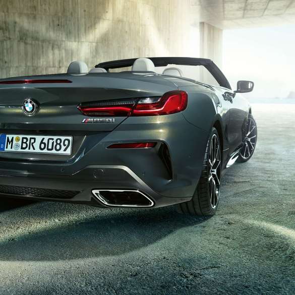 BMW M850i xDrive Dravit Grey metallik, kolm neljandikku tagantvaade paremalt. BMW M850i xDrive Dravit Grey metallik, kolm neljandikku tagantvaade paremalt.