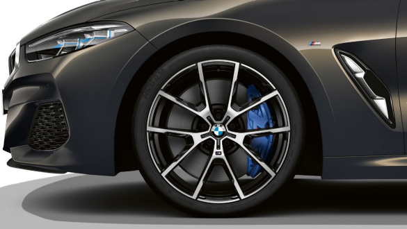 BMW M850i xDrive, Dravit Grey metallik, kergmetallist M-veljed 728 M. BMW M850i xDrive, Dravit Grey metallik, kergmetallist M-veljed 728 M.