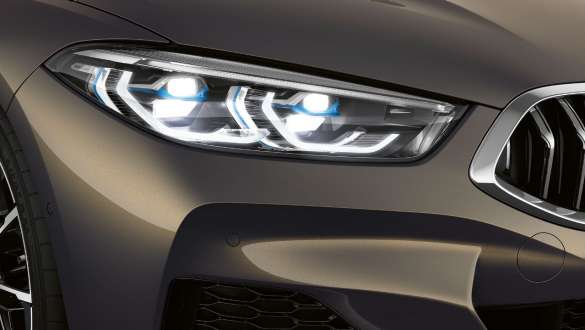 BMW M850i xDrive Dravit Grey metallik, BMW lasertuled, vasakult. BMW M850i xDrive Dravit Grey metallik, BMW lasertuled, vasakult.