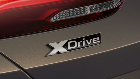 BMW M850i xDrive, Dravit Grey metallik, xDrive’i märk. BMW M850i xDrive, Dravit Grey metallik, xDrive’i märk.