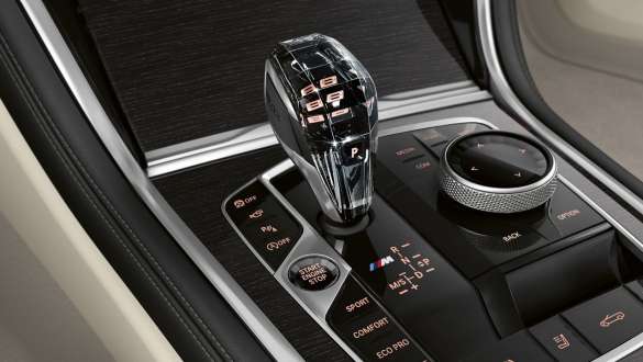 BMW M850i xDrive Dravit Grey metallik, sõidurežiimide valik. BMW M850i xDrive Dravit Grey metallik, sõidurežiimide valik.
