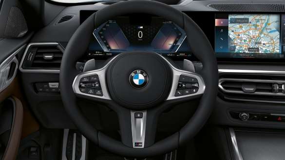 BMW M440i xDrive Coupé G22 2020, salong, nahkkattega M-rool BMW M440i xDrive Coupé G22 2020, salong, nahkkattega M-rool, lähivaade