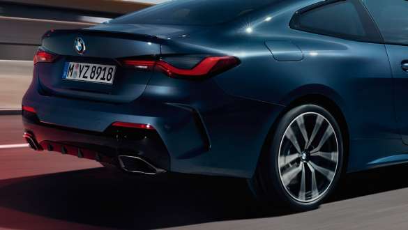 BMW M440i xDrive Coupé G22 2020, kohanduv M-vedrustus, tagaspoiler BMW M440i xDrive Coupé Arctic Race Blue metallik G22 2020, detailid, tagaspoiler, kohanduv M-vedrustus
