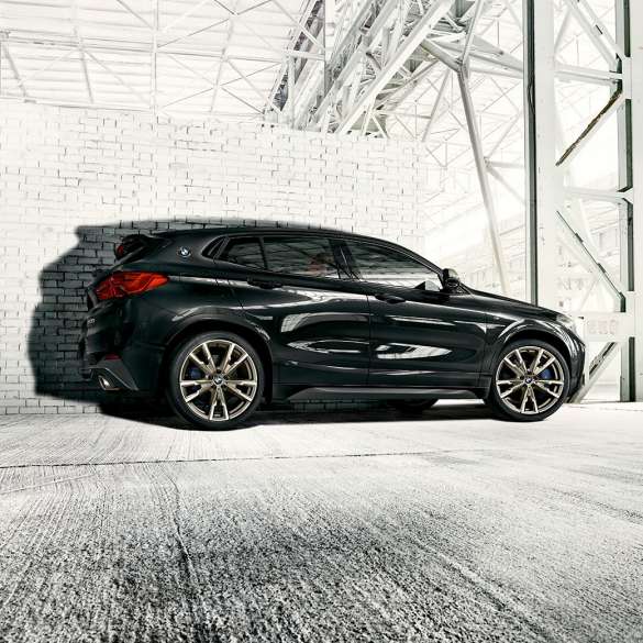 BMW X2 M35i välisilme BMW X2 M35i F39, Sapphire Black metallik, külgvaade