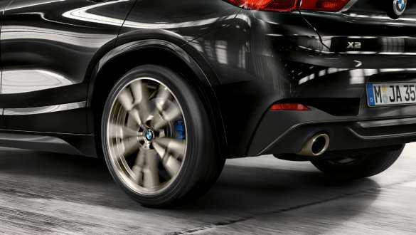 BMW xDrive BMW X2 M35i BMW xDrive BMW X2 M35i F39, Sapphire Black metallik, lähivaade tagant