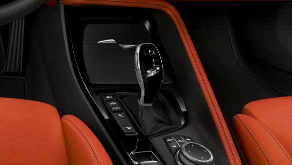 BMW X2 M35i sportkäigukast BMW X2 M35i F39 salong, sportkäigukast