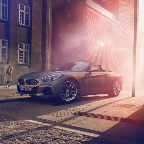 BMW Z4 M40i G29 3/4 eestvaates BMW Z4 Roadster M40i G29 2019 Cabrio BMW Individual Frozen Grey metallik, 3/4 eestvaates
