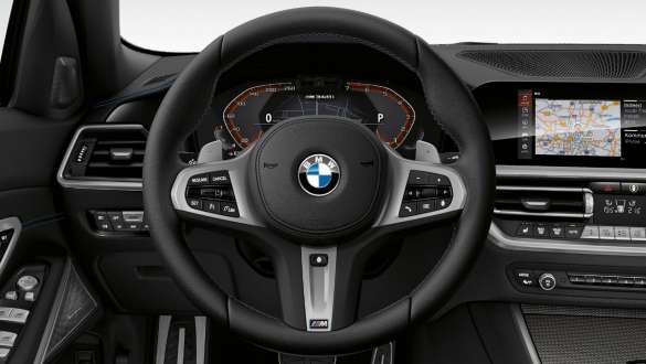 BMW M340i xDrive Sedaan G20 2020, nahkkattega M-rool BMW M340i xDrive Sedaan G20 2020 salongi juhikoht, nahkkattega M-rool
