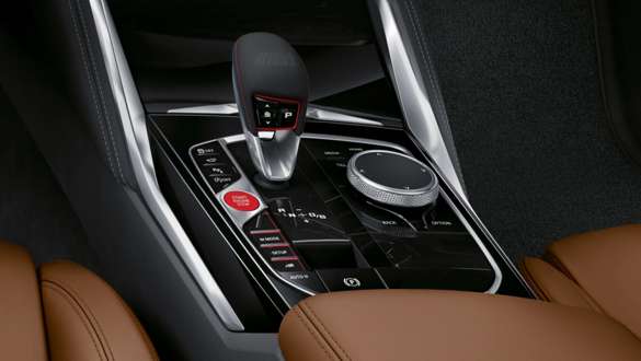 Kaheksakäiguline M Steptronicu käigukast, BMW M3 Competition Sedaan G80 2020 BMW M3 Competition Sedaan G80 2020, kaheksakäiguline M Steptronicu käigukast, käigukangi lähivõte