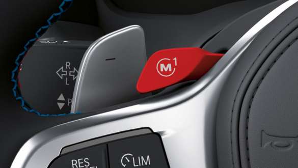 M Drive, BMW 3. seeria Sedaan M-mudelid G80 BMW 3. seeria Sedaan M-mudelid G80, M Drive, lähivõte M Drive’i nuppudest nahkkattega M-roolil
