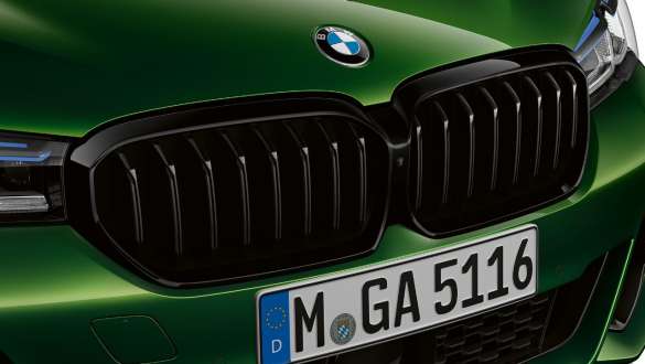 BMW Individuali kõrgläikega Shadow Line’iga BMW M550i xDrive G30 2020 BMW Individuali kõrgläikega Shadow Line’iga BMW M550i xDrive Sedaan G30 LCI Facelift 2020, BMW Individual Verde Ermes metallik, M-i neerukujuline iluvõre