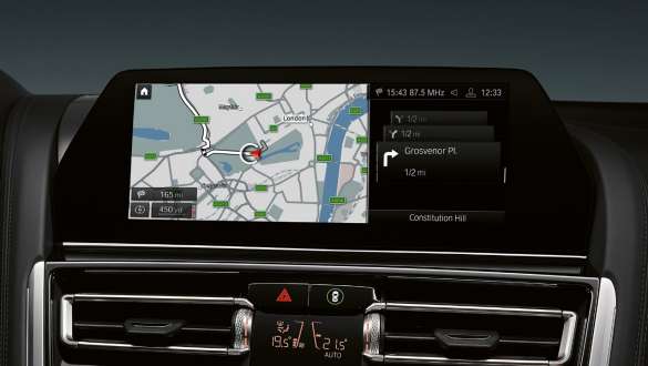 BMW Live Cockpit Professional. BMW 8. seeria Cabrio M-mudelid BMW Live Cockpit Professionaliga.
