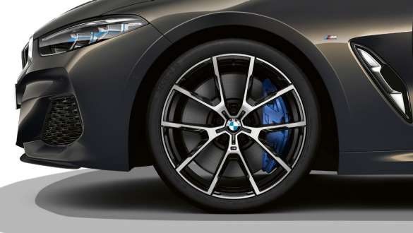 M-sportpidurid. BMW M850i xDrive Cabrio M-sportpiduritega.