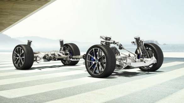 Kohanduv M-vedrustus. BMW M850i xDrive Cabrio kohanduva M-vedrustusega.