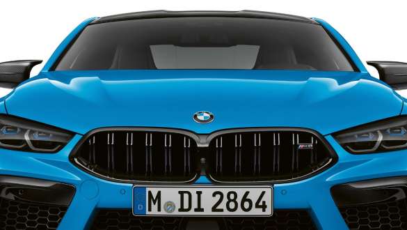 BMW M8 Competition Coupé F92 LCI Facelift 2022 M-spetsiifiline neerukujuline iluvõre BMW M8 Competition Coupé F92 LCI Facelift 2022 M-spetsiifiline neerukujuline iluvõre eestvaade