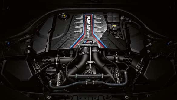 BMW M8 Competition Coupé F92 LCI 2022 M TwinPower Turbo kaheksasilindriline bensiinimootor BMW M8 Competition Coupé F92 LCI Facelift 2022 M TwinPower Turbo kaheksasilindriline bensiinimootor, mootorikatte lähivaade