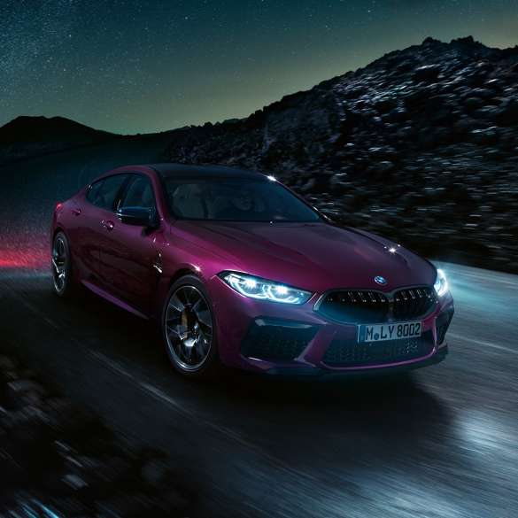 BMW M8 Competition Gran Coupé kolm neljandikku eestvaade BMW M8 Competition Gran Coupé F93 2020 BMW Individual Ametrine metallik, kolm neljandikku eestvaade