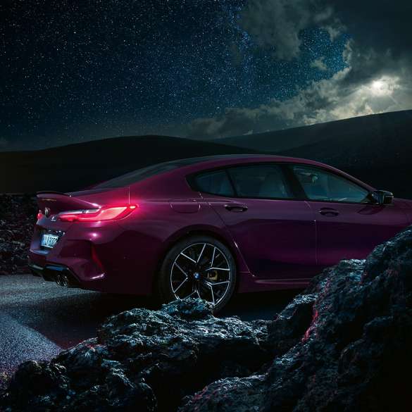 BMW M8 Competition Gran Coupé, külgvaade. BMW M8 Competition Gran Coupé F93 2020 BMW Individual Ametrine metallik, külgvaade