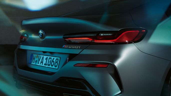 BMW M850i xDrive Gran Coupé, tagantvaade lähedalt BMW M850i xDrive Gran Coupé G16 2019 BMW Individual Frozen Bluestone metallik, tagantvaade lähedalt