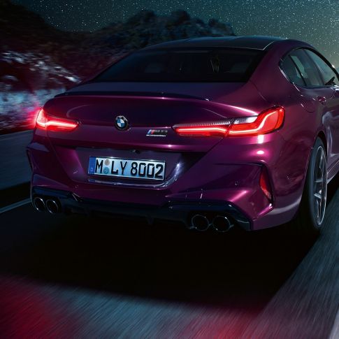 BMW M8 Competition Gran Coupé, tagantvaade lähedalt BMW M8 Competition Gran Coupé F93 2020 BMW Individual Ametrine metallik, tagantvaade lähedalt