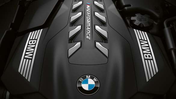 BMW M850i xDrive Gran Coupé G16 LCI Facelift 2022 M TwinPower Turbo kaheksasilindriline bensiinimootor BMW M850i xDrive Gran Coupé G16 LCI Facelift 2022 M TwinPower Turbo kaheksasilindriline bensiinimootor, lähivaade