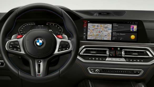 M-spetsiifiline armatuurlaud mudelis BMW X6 M Competition M-spetsiifiline armatuurlaud, BMW X6 M Competition F96 SUV 2020 juhikoht