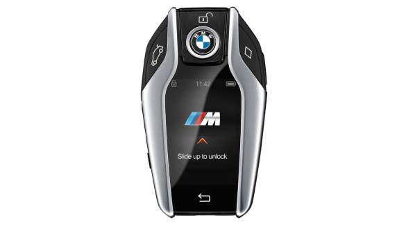 BMW X6 M-mudelid koos BMW Display Keyga, F96 G06 BMW Display Key, BMW X6 M-mudelid, F96 2020, maastur, G06