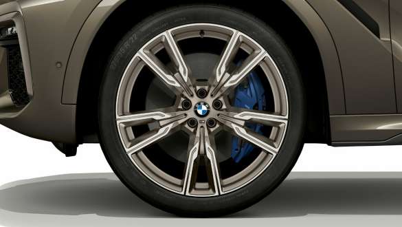 BMW X6 M50i, fookus kergmetallveljel, G06 BMW X6 M50i, välisilme, kergmetallvelg, G06 2018, maastur