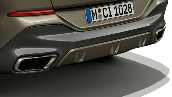 BMW X6 M50i tagaosa koos M Sport väljalaskesüsteemiga, G06 BMW X6 M50i tagaosa, M Sport väljalaskesüsteem, G06 2018, maastur