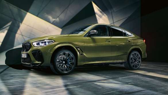 M xDrive’iga BMW X6 M Competition, F96 M xDrive’iga BMW X6 M Competition toonis BMW Individual Special Paint Urban Green, SUV F96 2020, maastur, külgvaade