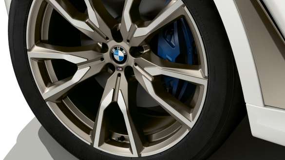 M-sportpiduritega BMW X7 M-mudel M-sportpiduritega BMW X7 M-mudel, G07, kergmetallvelje lähivõte